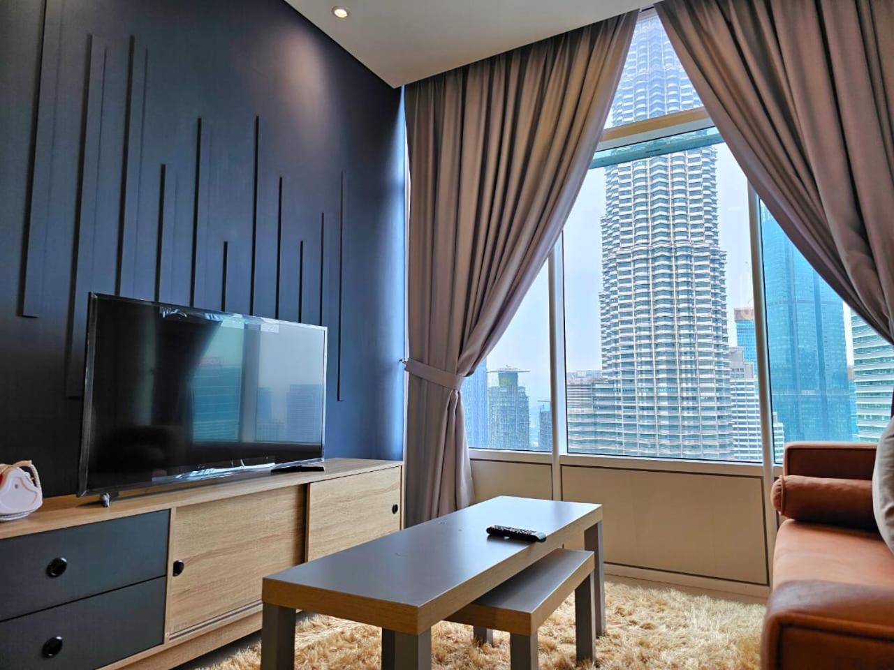 Sky Suites Klcc At Kuala Lumpur Exterior photo